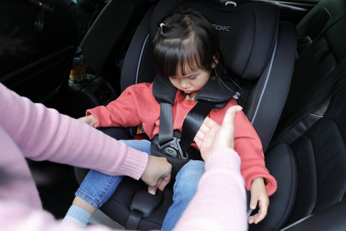 親子育兒｜ISOFIX成長型汽座推薦！新手爸媽必敗，百年賽車級嬰兒汽座，Recaro Salia 125兒童安全座椅，0到7歲一台就夠！