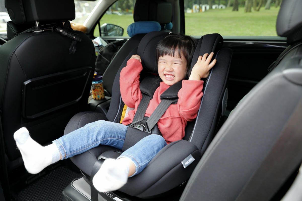 親子育兒｜ISOFIX成長型汽座推薦！新手爸媽必敗，百年賽車級嬰兒汽座，Recaro Salia 125兒童安全座椅，0到7歲一台就夠！