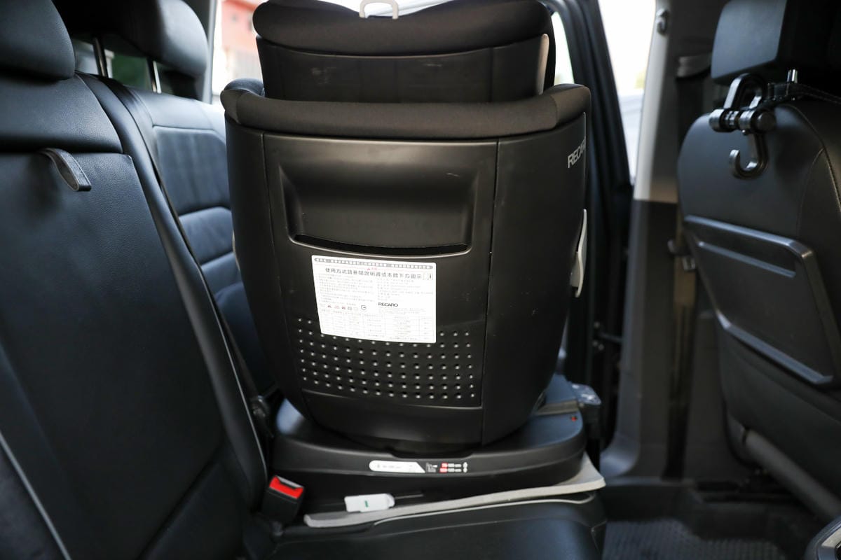 親子育兒｜ISOFIX成長型汽座推薦！新手爸媽必敗，百年賽車級嬰兒汽座，Recaro Salia 125兒童安全座椅，0到7歲一台就夠！