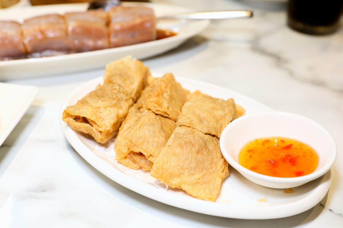 桃園食記｜檀島香港餐廳（大江店）2023母親節就來中壢大江購物中心！一站式滿足聚餐、購物、春夏打卡地標，快樂就是這麼簡單！
