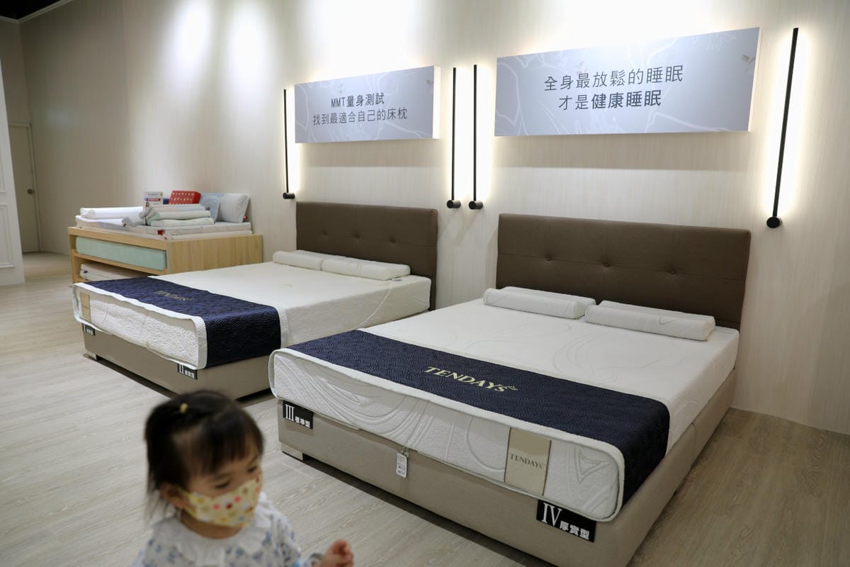 桃園食記｜檀島香港餐廳（大江店）2023母親節就來中壢大江購物中心！一站式滿足聚餐、購物、春夏打卡地標，快樂就是這麼簡單！