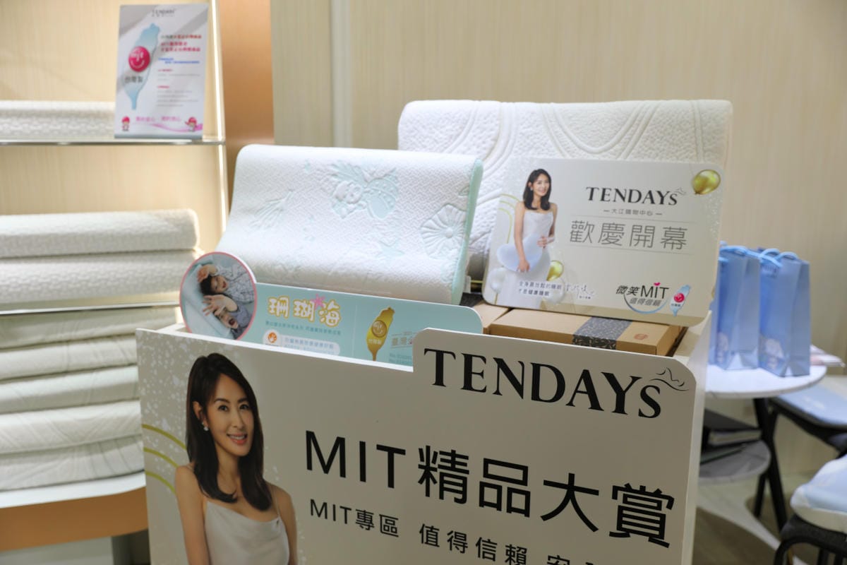 桃園食記｜檀島香港餐廳（大江店）2023母親節就來中壢大江購物中心！一站式滿足聚餐、購物、春夏打卡地標，快樂就是這麼簡單！
