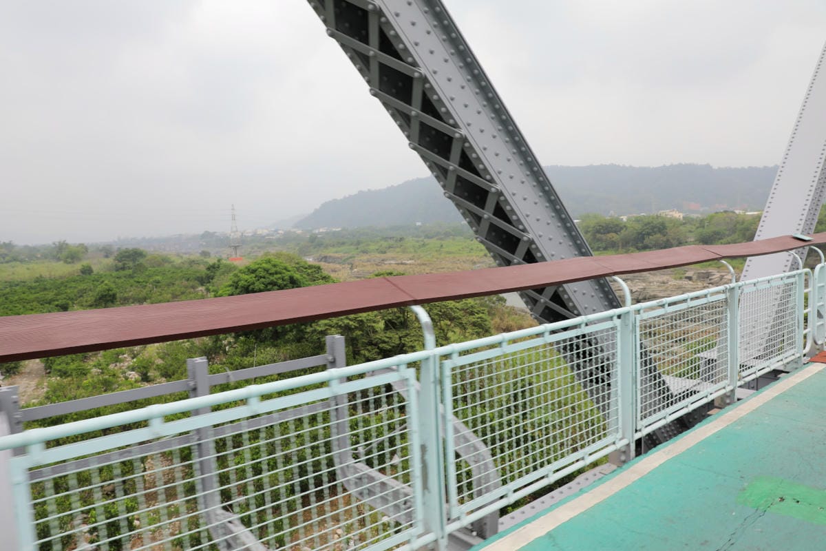 台中景點｜后里鐵馬道-隧道口租車中心，東豐自行車綠廊 爸媽輕鬆放電一日遊懶人包！超強續航力親子電動腳踏車，台中親子鐵馬遊推薦！