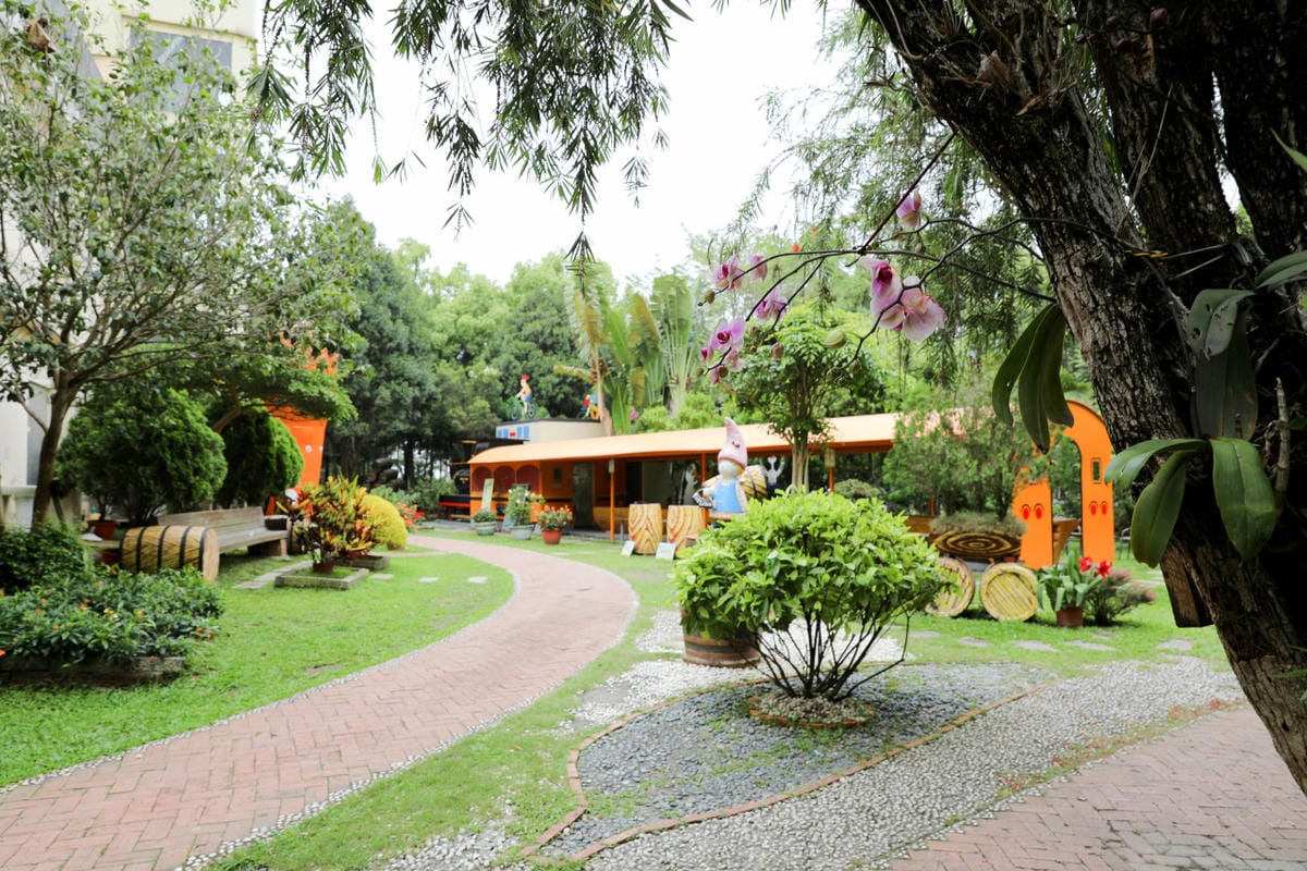 台中景點｜后里鐵馬道-隧道口租車中心，東豐自行車綠廊 爸媽輕鬆放電一日遊懶人包！超強續航力親子電動腳踏車，台中親子鐵馬遊推薦！