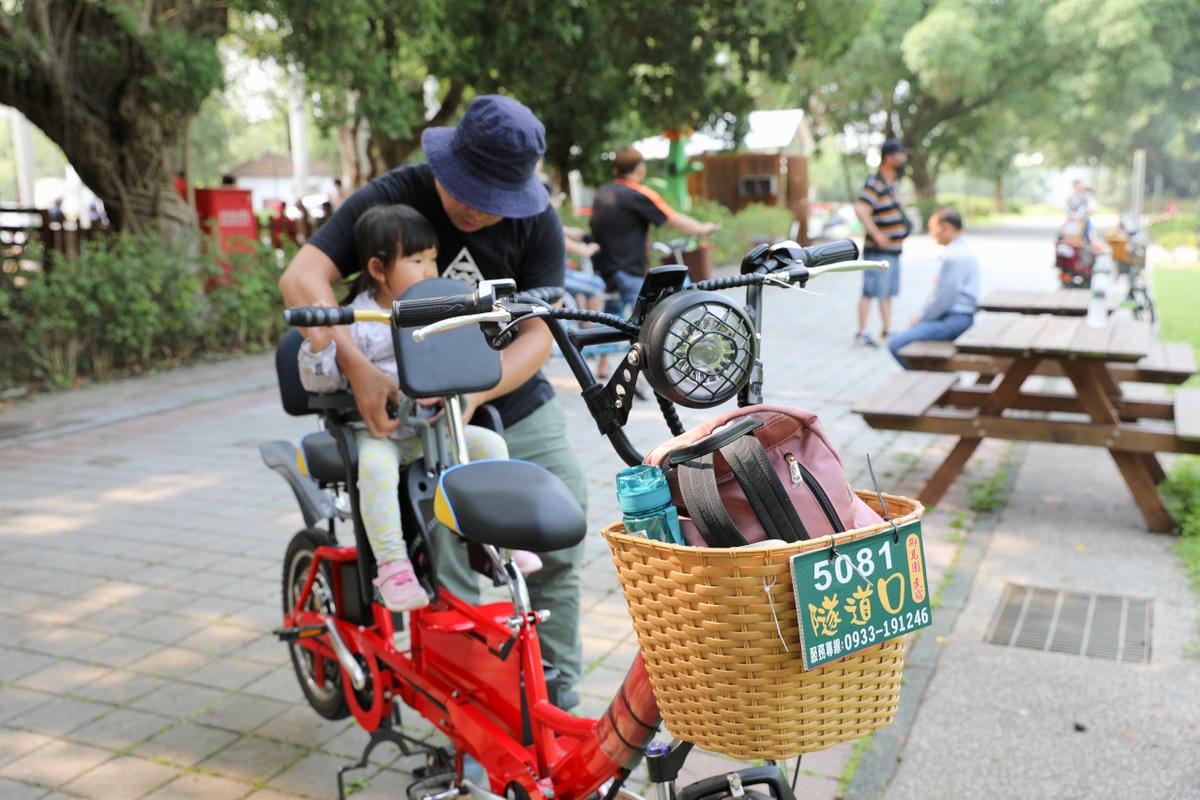 台中景點｜后里鐵馬道-隧道口租車中心，東豐自行車綠廊 爸媽輕鬆放電一日遊懶人包！超強續航力親子電動腳踏車，台中親子鐵馬遊推薦！