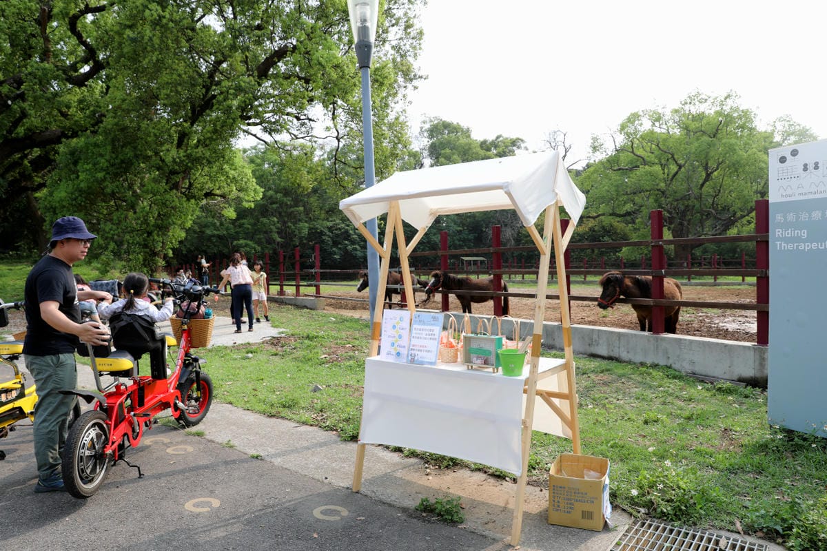 台中景點｜后里鐵馬道-隧道口租車中心，東豐自行車綠廊 爸媽輕鬆放電一日遊懶人包！超強續航力親子電動腳踏車，台中親子鐵馬遊推薦！