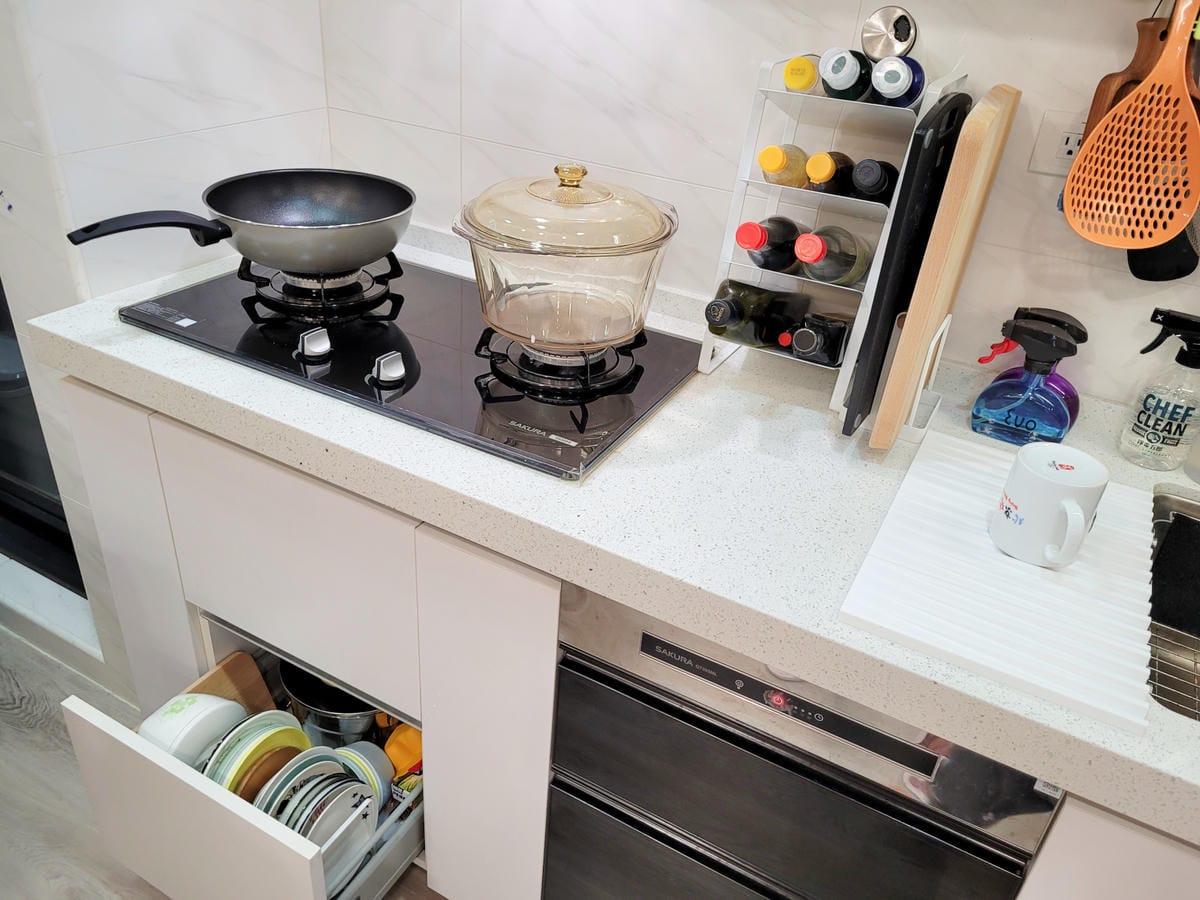 廚房收納｜YAMAZAKI 日本山崎生活美學 碗盤收納架、調味料收納架等廚房收納法寶推薦！