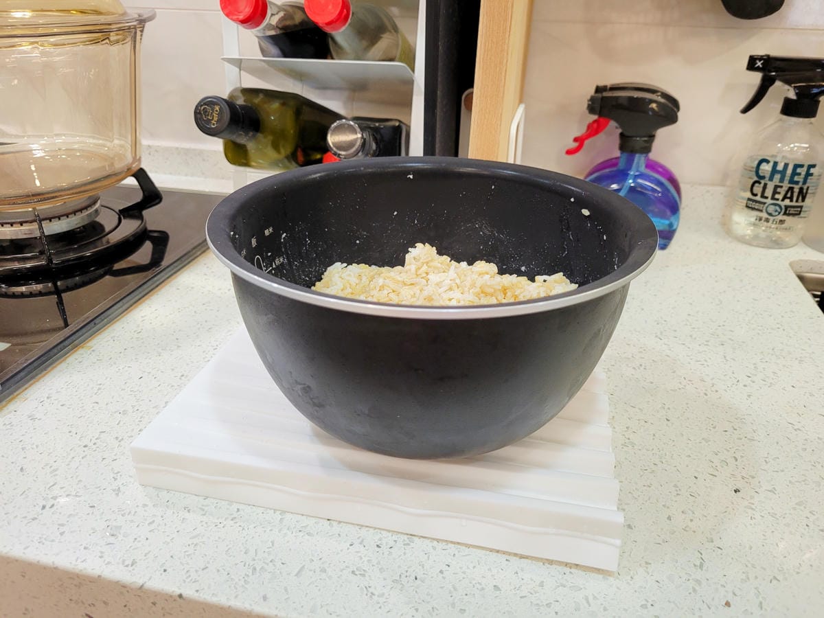 廚房收納｜YAMAZAKI 日本山崎生活美學 碗盤收納架、調味料收納架等廚房收納法寶推薦！