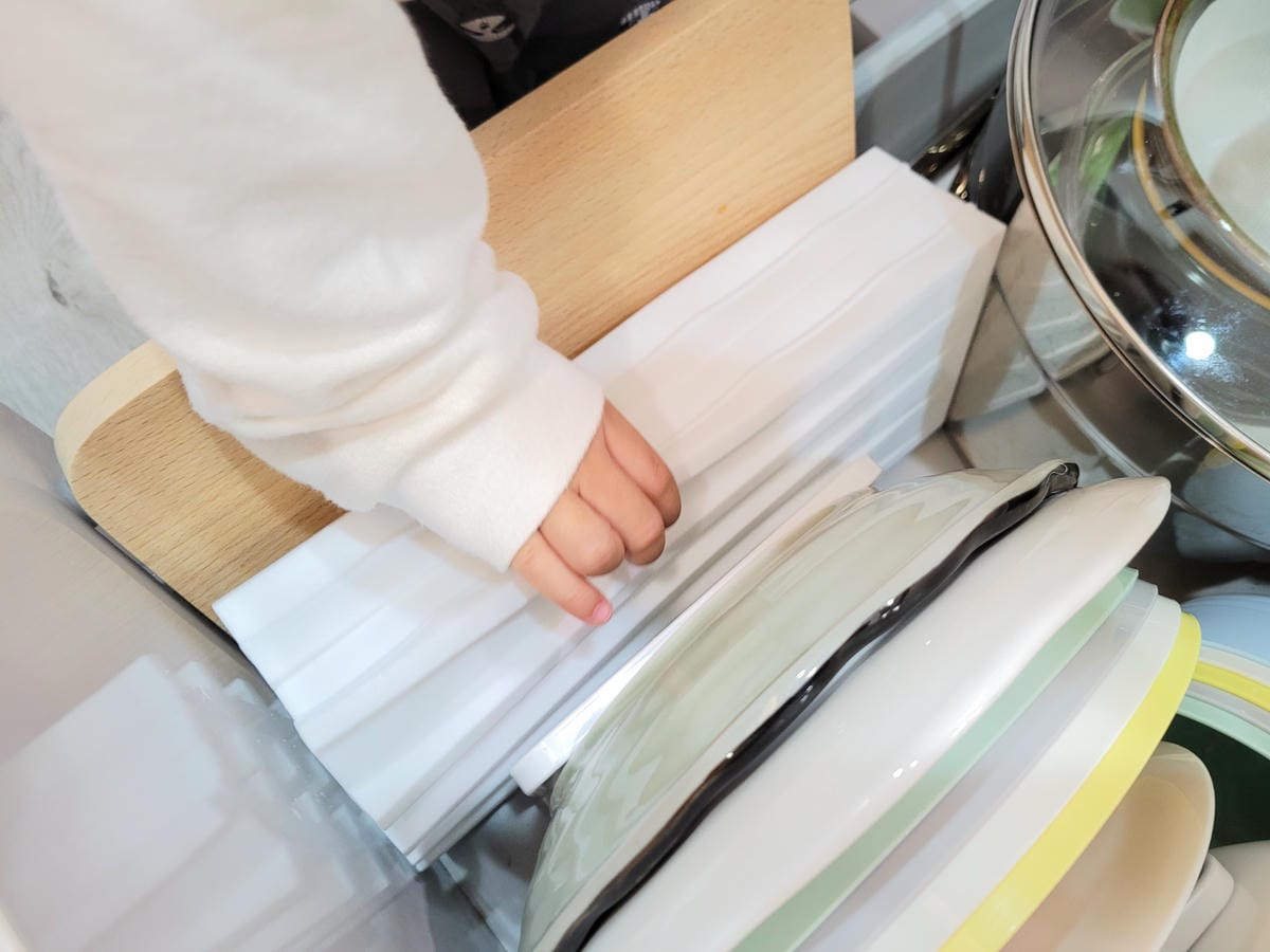 廚房收納｜YAMAZAKI 日本山崎生活美學 碗盤收納架、調味料收納架等廚房收納法寶推薦！