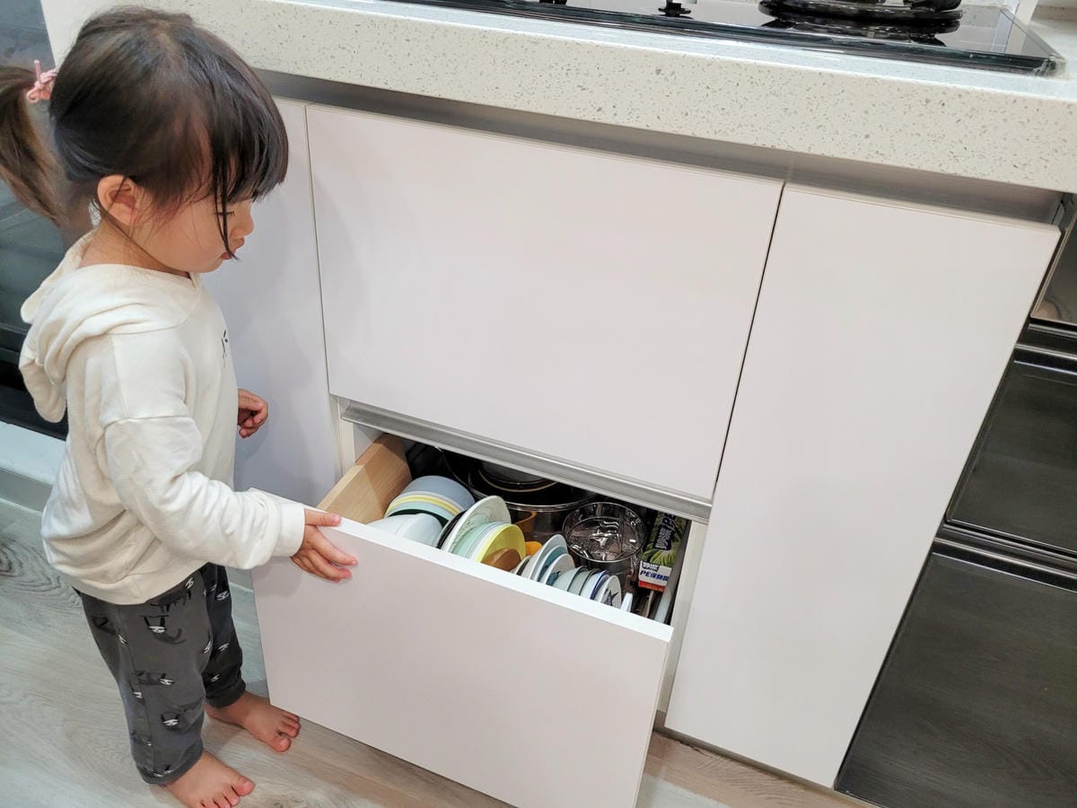 廚房收納｜YAMAZAKI 日本山崎生活美學 碗盤收納架、調味料收納架等廚房收納法寶推薦！