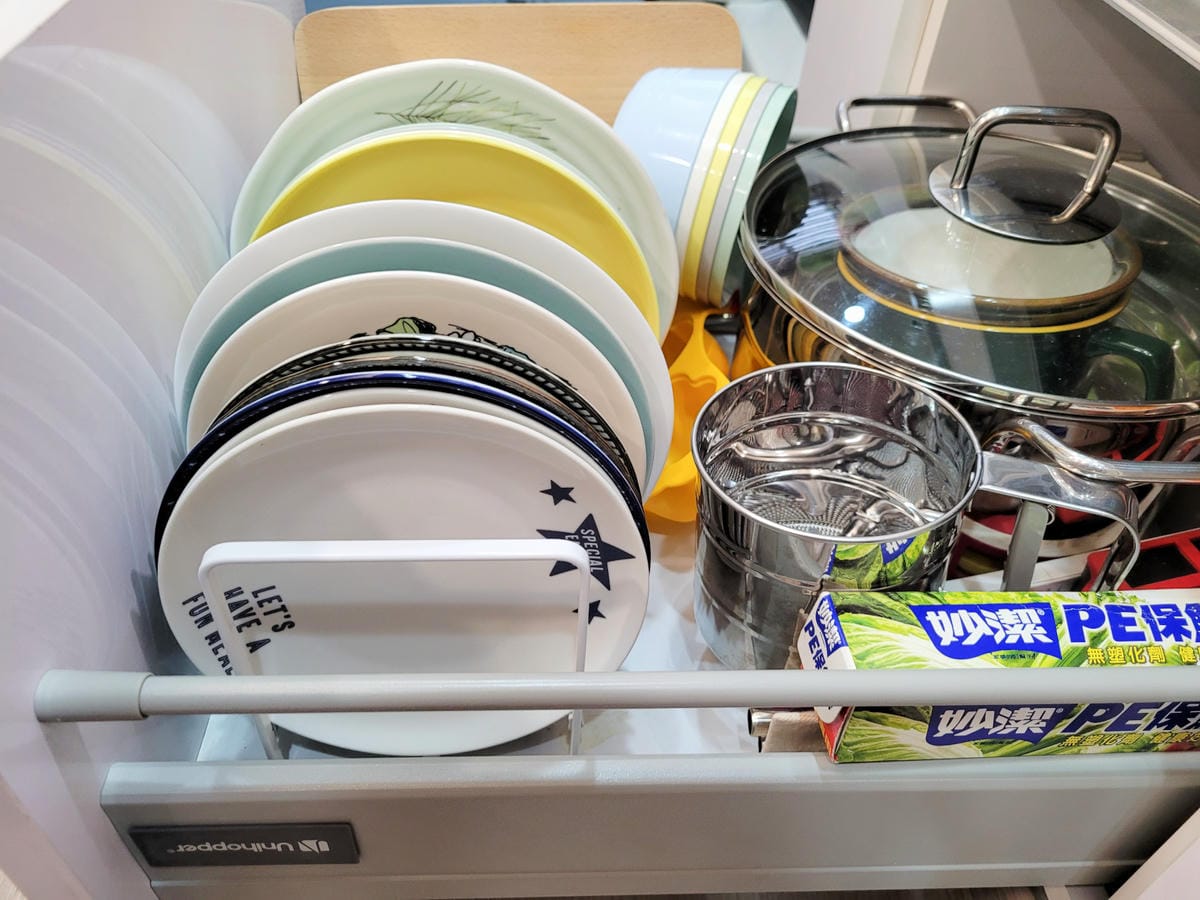 廚房收納｜YAMAZAKI 日本山崎生活美學 碗盤收納架、調味料收納架等廚房收納法寶推薦！