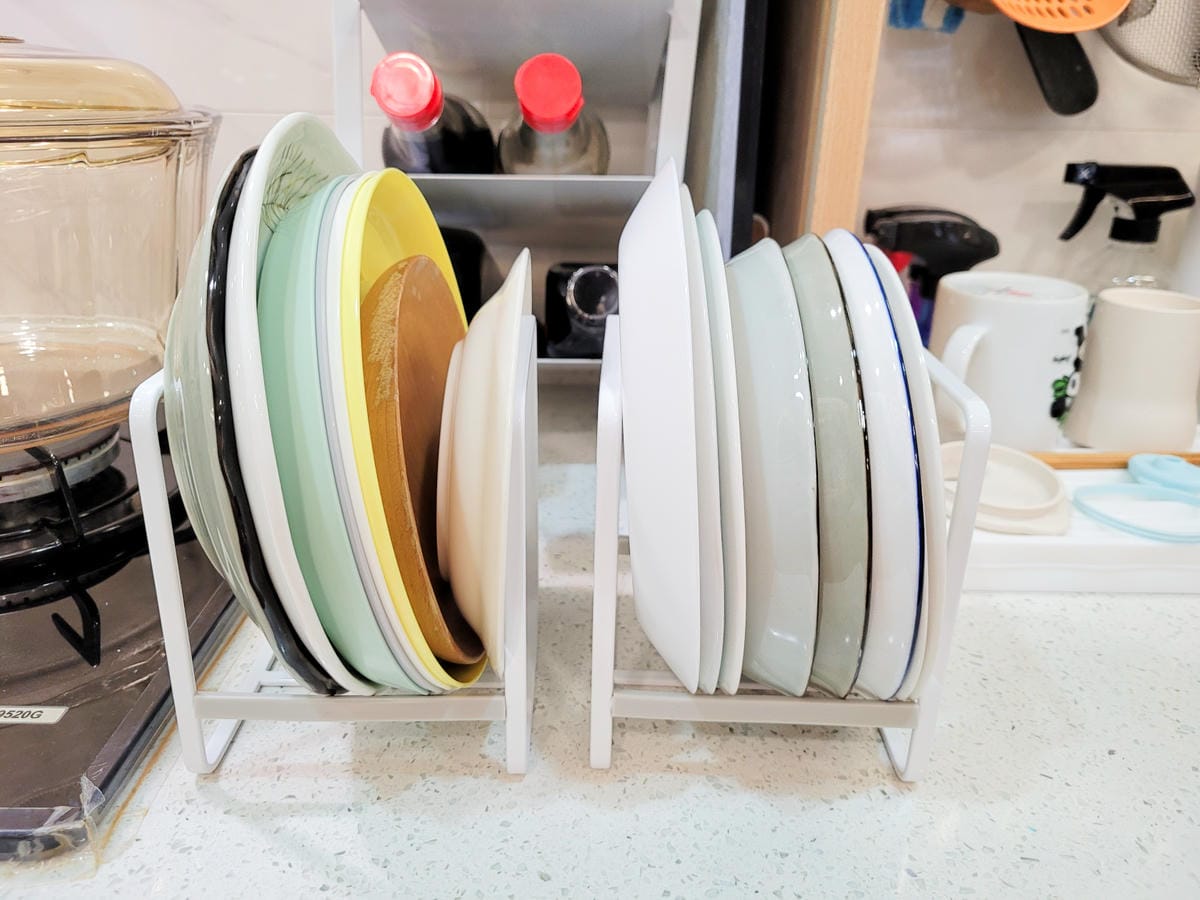 廚房收納｜YAMAZAKI 日本山崎生活美學 碗盤收納架、調味料收納架等廚房收納法寶推薦！