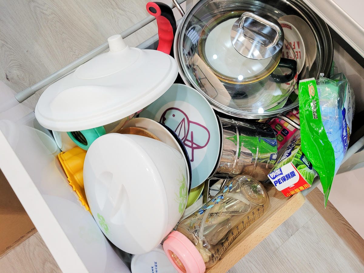 廚房收納｜YAMAZAKI 日本山崎生活美學 碗盤收納架、調味料收納架等廚房收納法寶推薦！