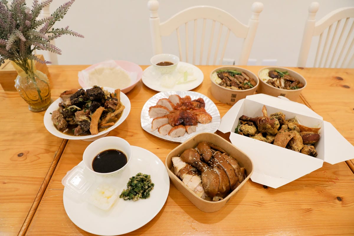 嘉義食記|嘉義隱藏版美食推薦!蔡式鴨庄 低溫熟成烤鴨(一鴨三吃)、美味燒臘飯 - 第1張圖 嘉義食記|嘉義隱藏版美食推薦!蔡式鴨庄 低溫熟成烤鴨(一鴨三吃)、美味燒臘飯