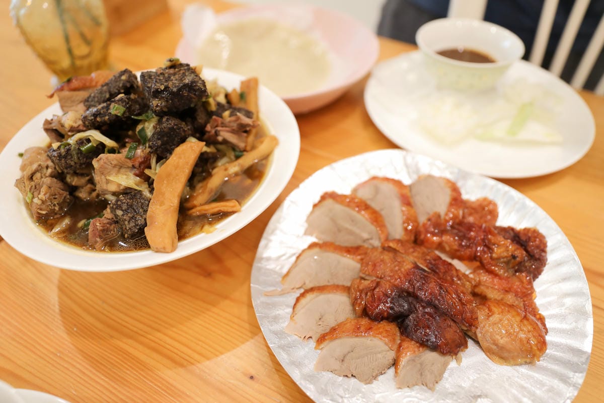 嘉義食記|嘉義隱藏版美食推薦!蔡式鴨庄 低溫熟成烤鴨(一鴨三吃)、美味燒臘飯 - 第11張圖 嘉義食記|嘉義隱藏版美食推薦!蔡式鴨庄 低溫熟成烤鴨(一鴨三吃)、美味燒臘飯
