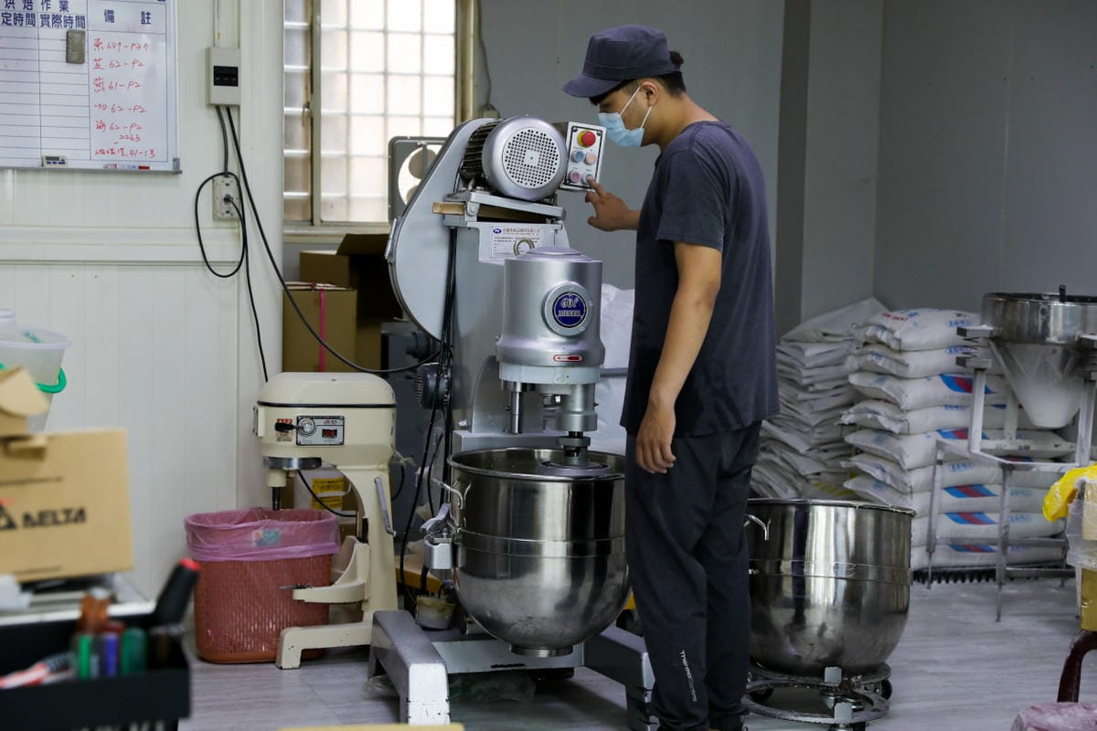 伴手禮｜嘉義伴手禮推薦！品香蛋捲 不加一滴水的現做蛋捲、真材實料鳳凰卷