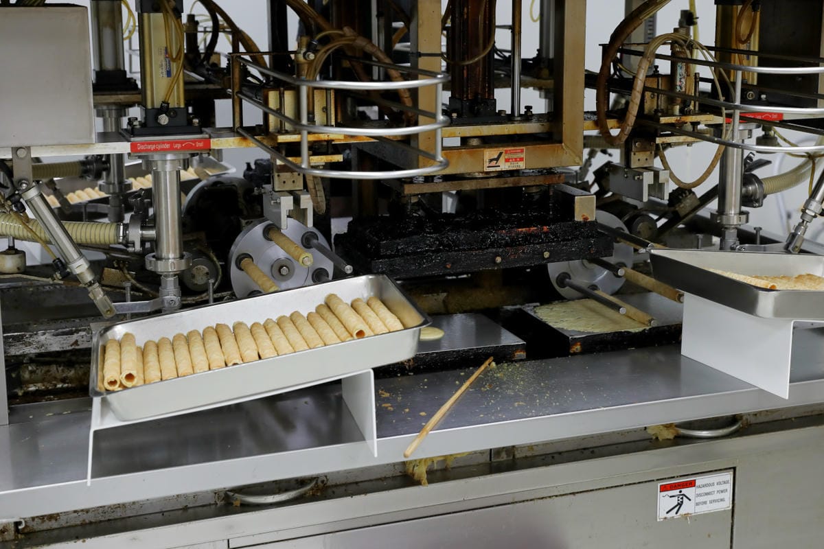 伴手禮｜嘉義伴手禮推薦！品香蛋捲 不加一滴水的現做蛋捲、真材實料鳳凰卷