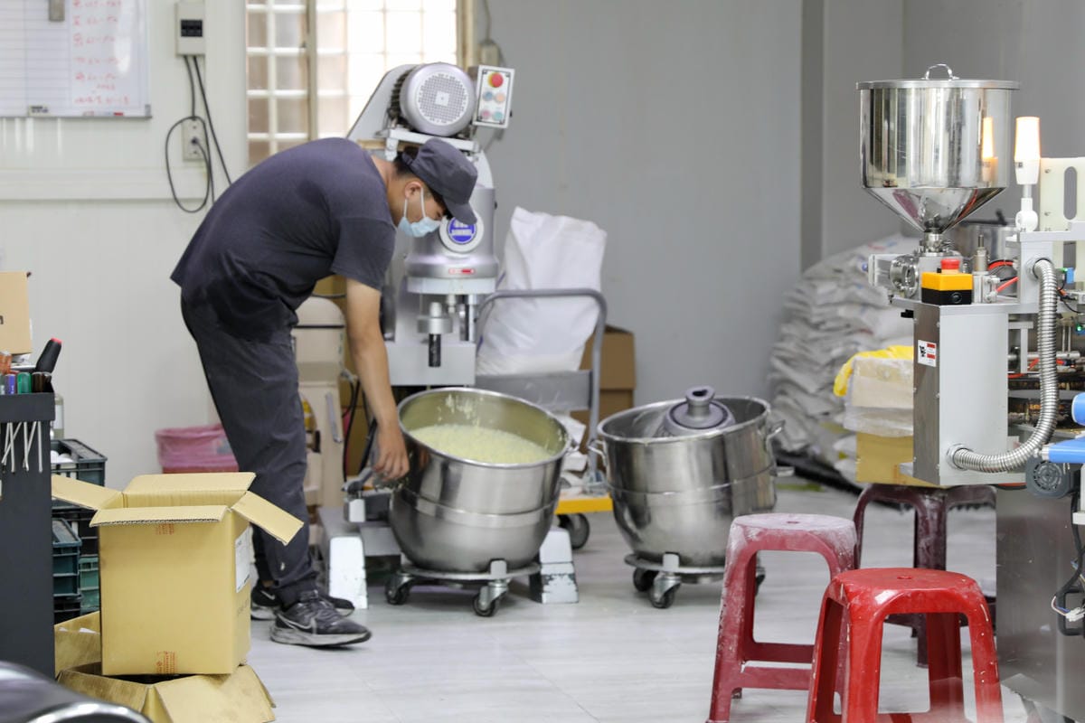 伴手禮｜嘉義伴手禮推薦！品香蛋捲 不加一滴水的現做蛋捲、真材實料鳳凰卷