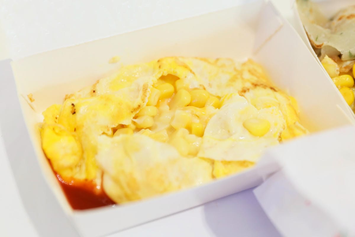 新北食記｜晨吉司漢-肉排蛋吐司（新莊自由店） 好吃的肉燥鐵板麵、牛肉起司吐司、總匯蛋餅 新莊早餐推薦！