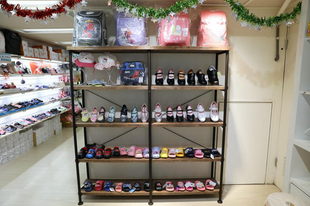 親子育兒|買童鞋就要到到童鞋專賣店,專業協助選鞋服務,讓孩子愛上走路的好鞋!布布童鞋(新莊店)0到12歲鞋款最多的童鞋專賣店 - 第21張圖 親子育兒|買童鞋就要到到童鞋專賣店,專業協助選鞋服務,讓孩子愛上走路的好鞋!布布童鞋(新莊店)0到12歲鞋款最多的童鞋專賣店