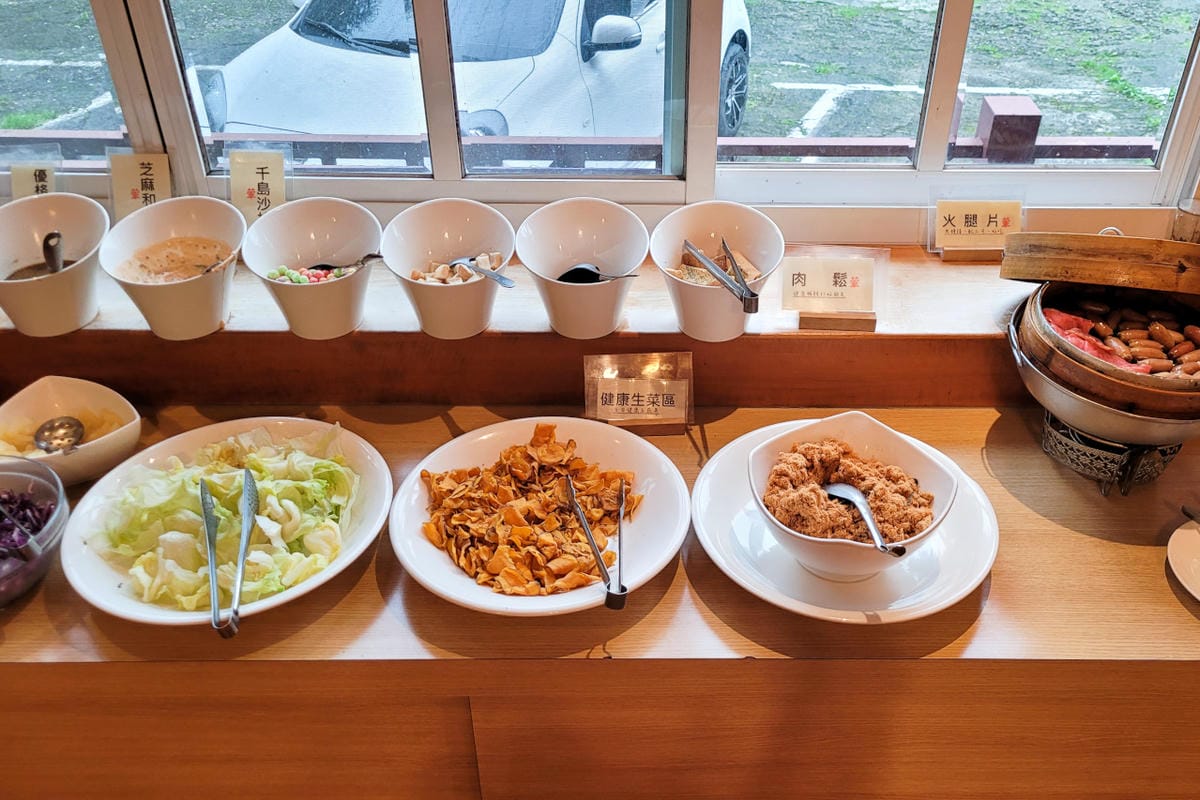 南投住宿｜溪頭民宿推薦！金台灣山莊 一泊二食小木屋+螢火蟲專案 每年4~6月賞螢導覽活動