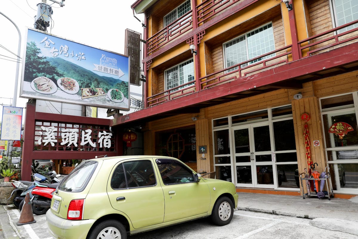 南投住宿｜溪頭民宿推薦！金台灣山莊 一泊二食小木屋+螢火蟲專案 每年4~6月賞螢導覽活動