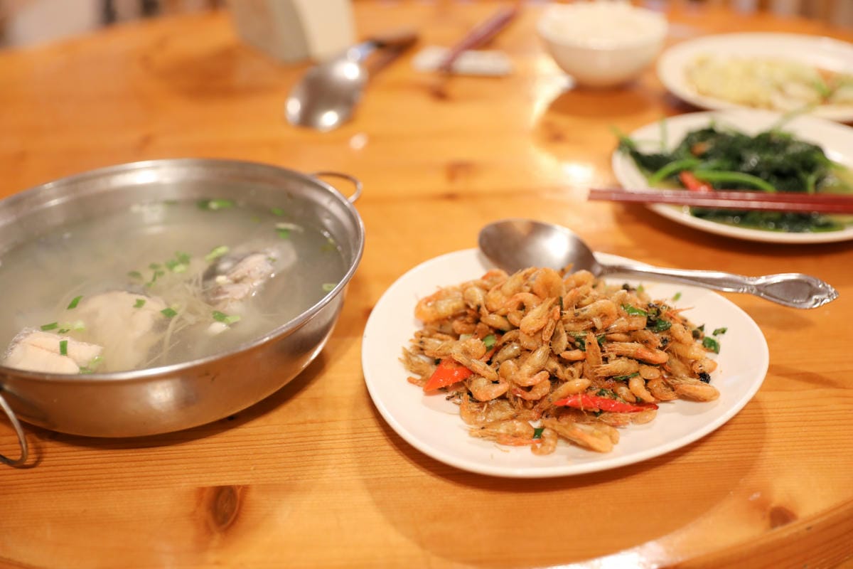 南投住宿｜溪頭民宿推薦！金台灣山莊 一泊二食小木屋+螢火蟲專案 每年4~6月賞螢導覽活動