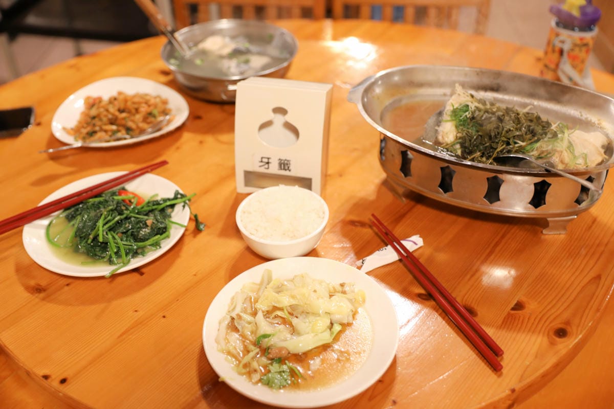 南投住宿｜溪頭民宿推薦！金台灣山莊 一泊二食小木屋+螢火蟲專案 每年4~6月賞螢導覽活動