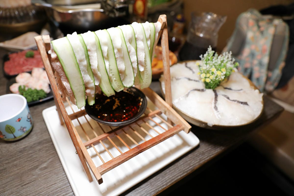 台北食記｜台北車站麻辣火鍋 瓦法奇朵 麻辣W.Bar 四川龍府麻辣鴛鴦火鍋 台北車站生日聚餐優惠推薦！