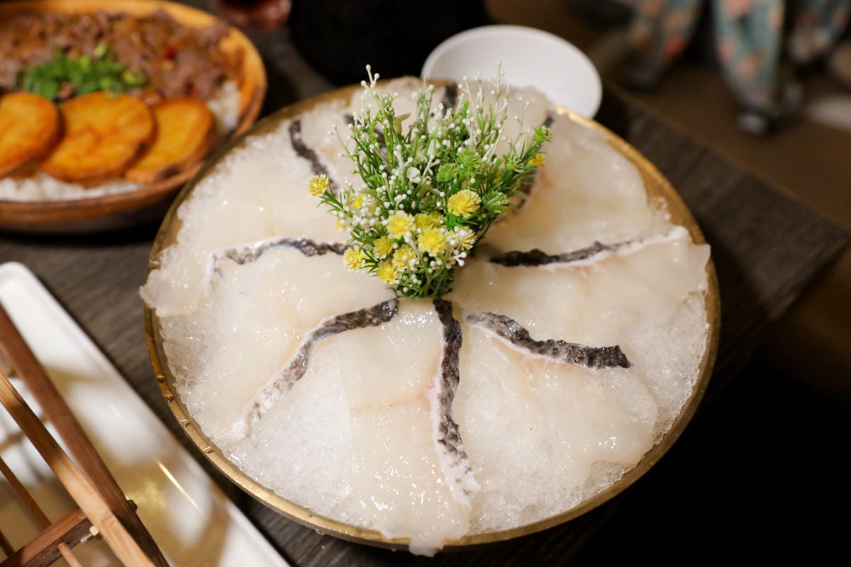 台北食記｜台北車站麻辣火鍋 瓦法奇朵 麻辣W.Bar 四川龍府麻辣鴛鴦火鍋 台北車站生日聚餐優惠推薦！