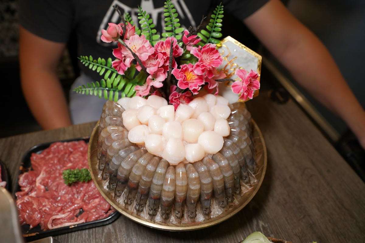 台北食記｜台北車站麻辣火鍋 瓦法奇朵 麻辣W.Bar 四川龍府麻辣鴛鴦火鍋 台北車站生日聚餐優惠推薦！