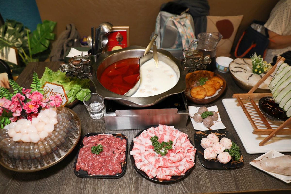 台北食記｜台北車站麻辣火鍋 瓦法奇朵 麻辣W.Bar 四川龍府麻辣鴛鴦火鍋 台北車站生日聚餐優惠推薦！