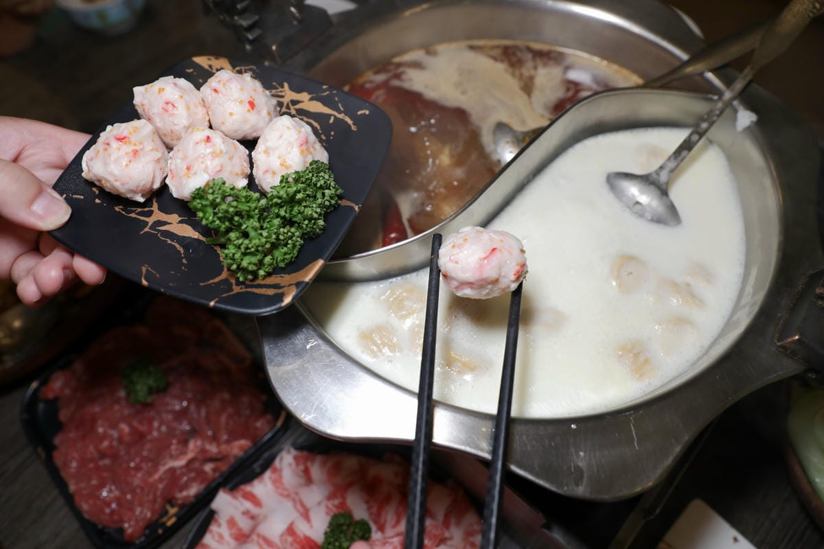 台北食記｜台北車站麻辣火鍋 瓦法奇朵 麻辣W.Bar 四川龍府麻辣鴛鴦火鍋 台北車站生日聚餐優惠推薦！