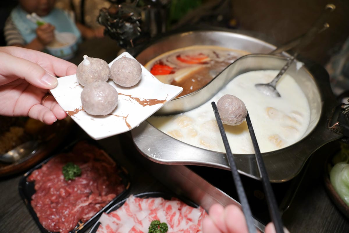 台北食記｜台北車站麻辣火鍋 瓦法奇朵 麻辣W.Bar 四川龍府麻辣鴛鴦火鍋 台北車站生日聚餐優惠推薦！