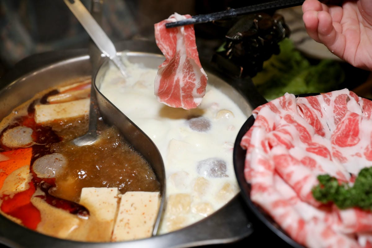 台北食記｜台北車站麻辣火鍋 瓦法奇朵 麻辣W.Bar 四川龍府麻辣鴛鴦火鍋 台北車站生日聚餐優惠推薦！