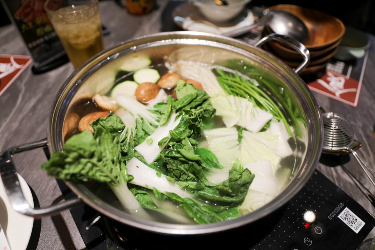 桃園食記｜食鍋性也 海鮮鍋物 青埔美食、親子友善餐廳、火鍋推薦！海鮮蛤蜊湯頭+199升級肉品吃到飽