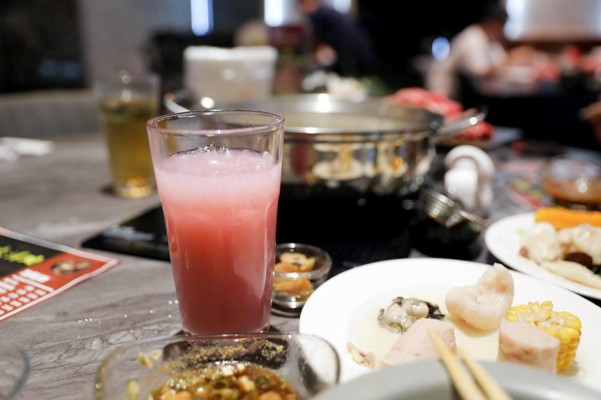 桃園食記｜食鍋性也 海鮮鍋物 青埔美食、親子友善餐廳、火鍋推薦！海鮮蛤蜊湯頭+199升級肉品吃到飽