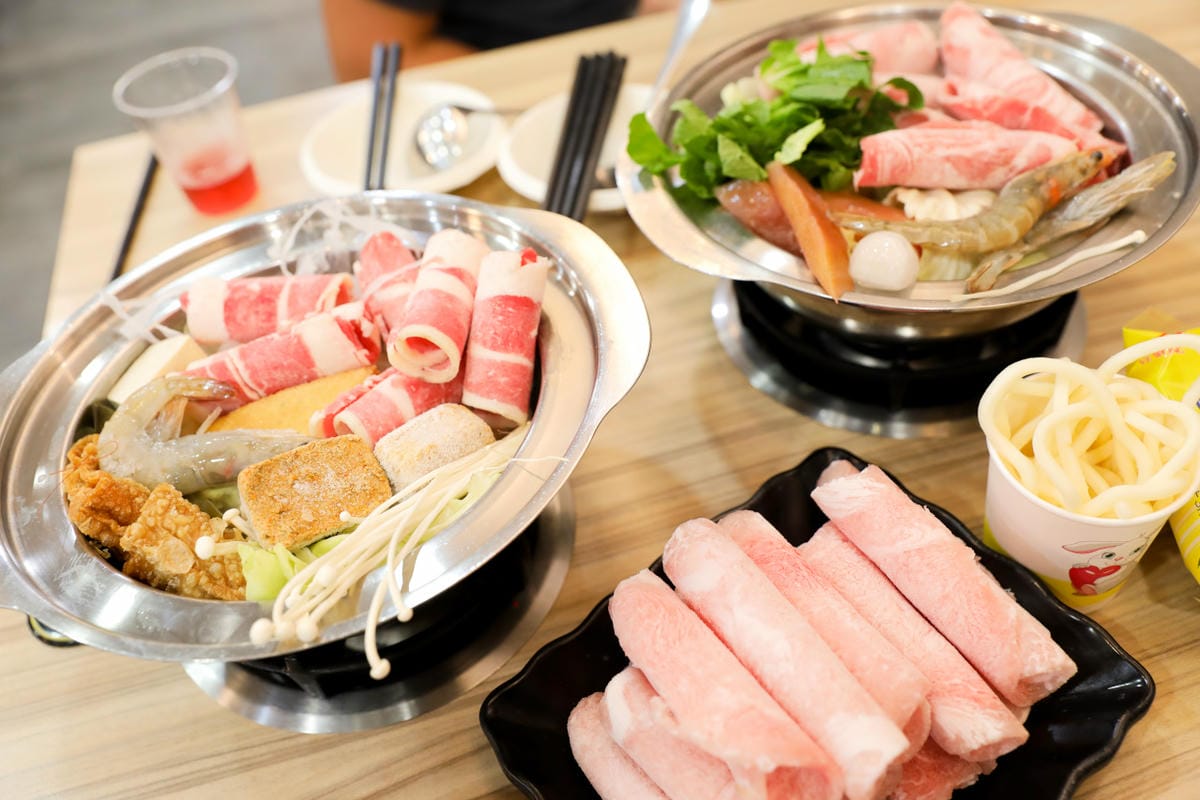 桃園食記｜逸小鍋 鍋の物（中壢健行店）自助吧麵食吃到飽、干貝豬肉片買一送一 學生最愛的平價鍋物，中壢後火車站美食推薦！