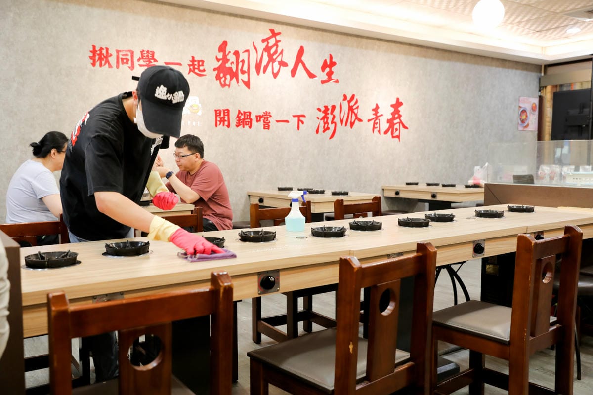 桃園食記｜逸小鍋 鍋の物（中壢健行店）自助吧麵食吃到飽、干貝豬肉片買一送一 學生最愛的平價鍋物，中壢後火車站美食推薦！