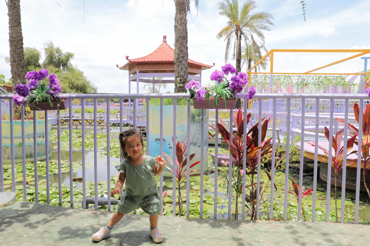 台南食記｜2023台南最新景點推薦！紫色水漾越南休閒村（原鱷魚王蓮花休閒村）道地越式料理 火鍋、烤肉，門票可兌換飲品或越南服飾租借