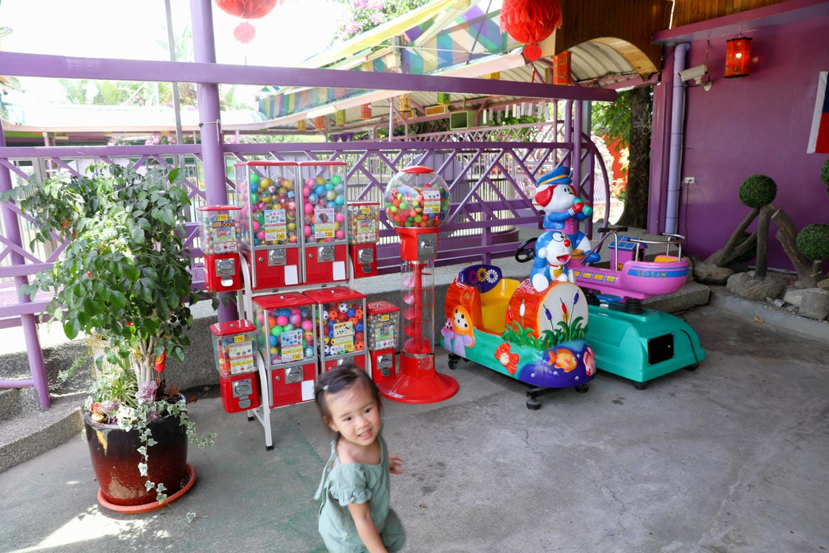 台南食記｜2023台南最新景點推薦！紫色水漾越南休閒村（原鱷魚王蓮花休閒村）道地越式料理 火鍋、烤肉，門票可兌換飲品或越南服飾租借