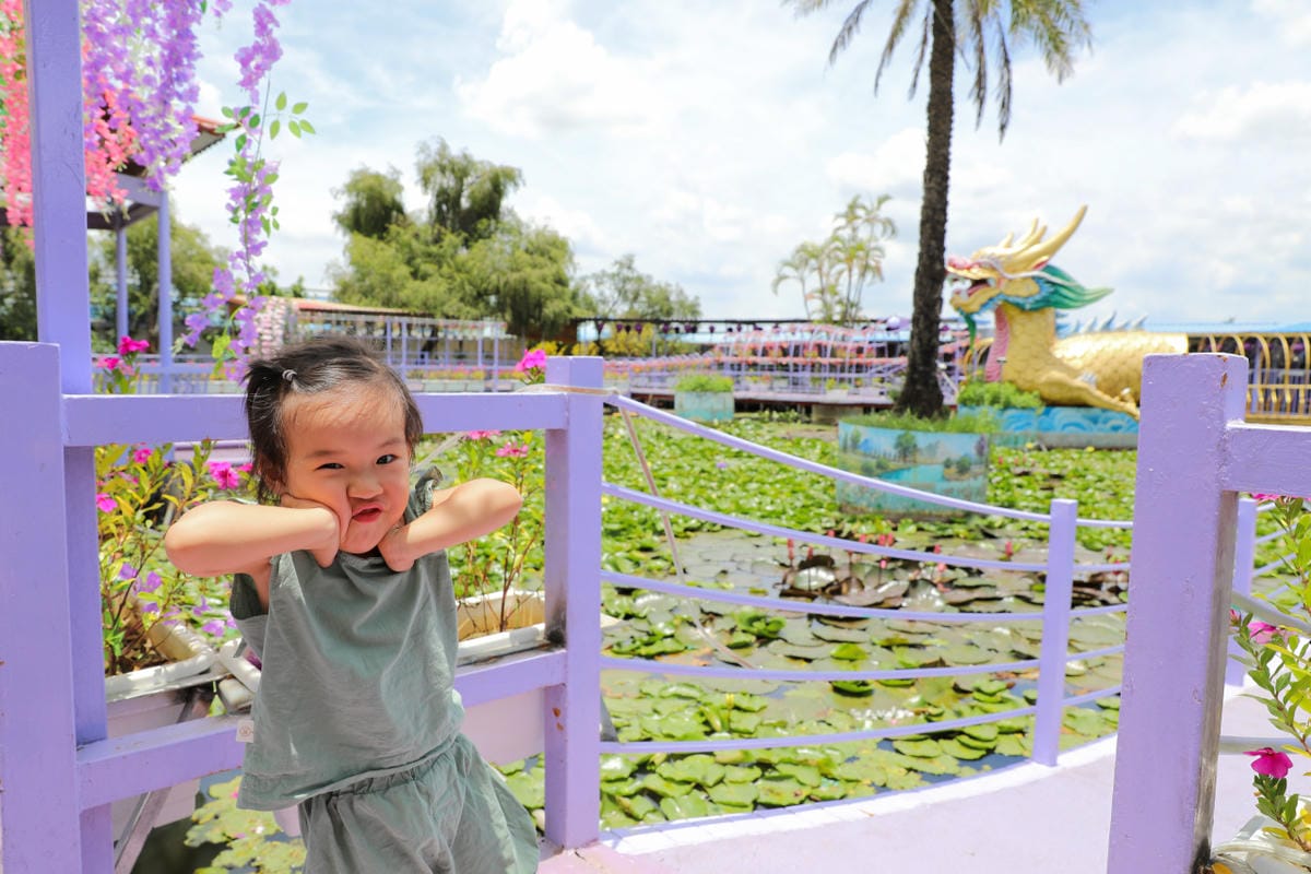 台南食記｜2023台南最新景點推薦！紫色水漾越南休閒村（原鱷魚王蓮花休閒村）道地越式料理 火鍋、烤肉，門票可兌換飲品或越南服飾租借