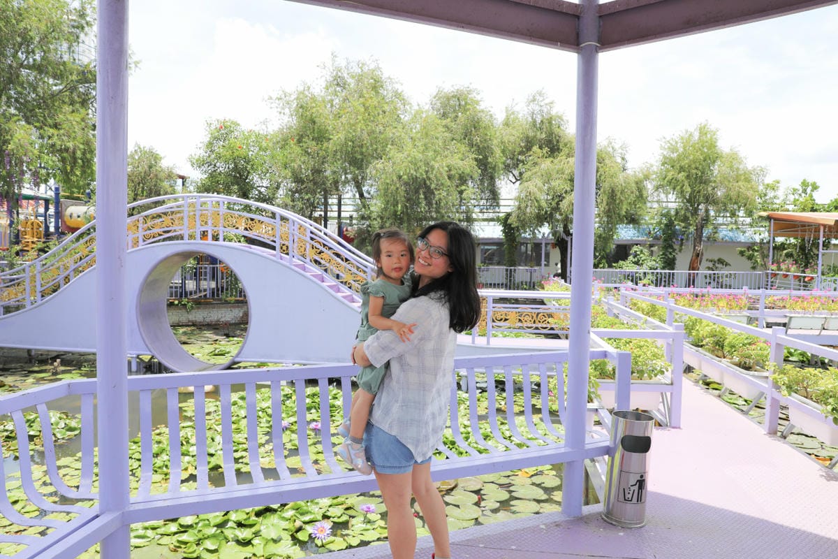 台南食記｜2023台南最新景點推薦！紫色水漾越南休閒村（原鱷魚王蓮花休閒村）道地越式料理 火鍋、烤肉，門票可兌換飲品或越南服飾租借