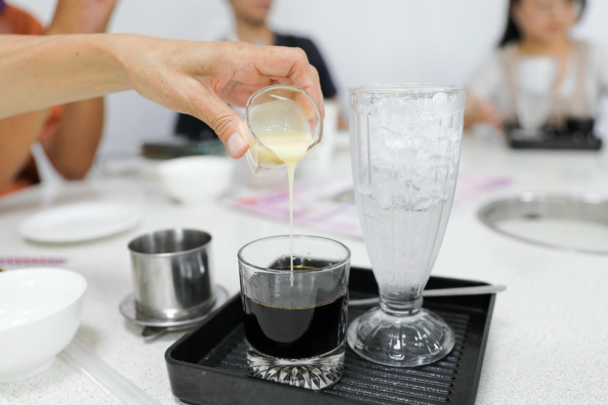 台南食記｜2023台南最新景點推薦！紫色水漾越南休閒村（原鱷魚王蓮花休閒村）道地越式料理 火鍋、烤肉，門票可兌換飲品或越南服飾租借