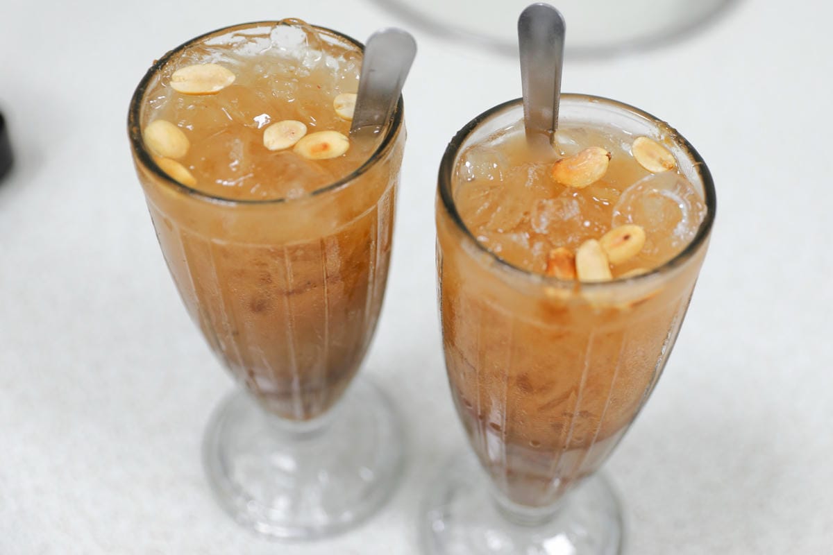 台南食記｜2023台南最新景點推薦！紫色水漾越南休閒村（原鱷魚王蓮花休閒村）道地越式料理 火鍋、烤肉，門票可兌換飲品或越南服飾租借