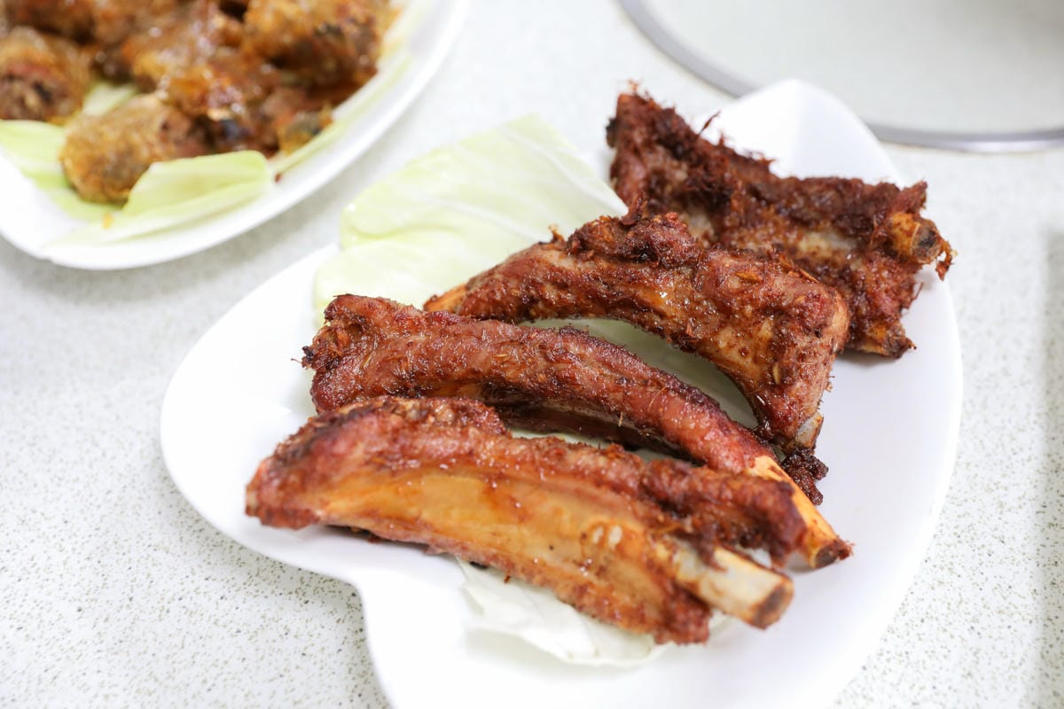 台南食記｜2023台南最新景點推薦！紫色水漾越南休閒村（原鱷魚王蓮花休閒村）道地越式料理 火鍋、烤肉，門票可兌換飲品或越南服飾租借