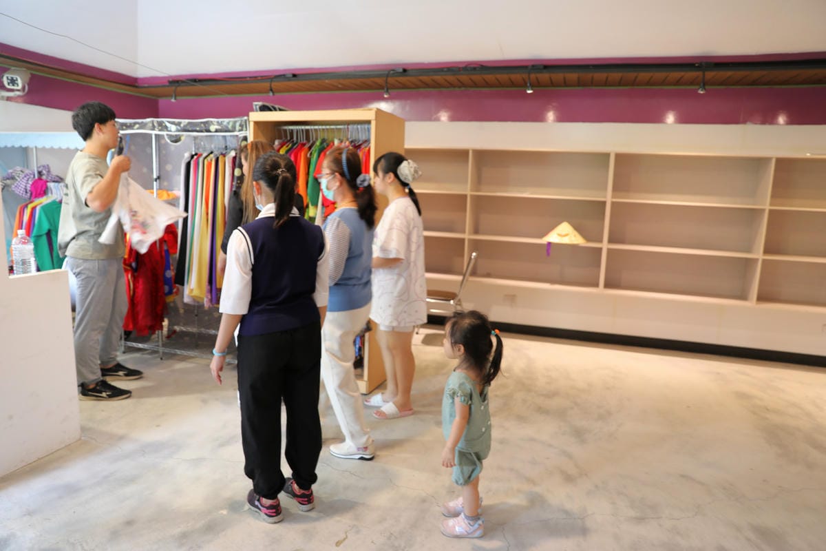 台南食記｜2023台南最新景點推薦！紫色水漾越南休閒村（原鱷魚王蓮花休閒村）道地越式料理 火鍋、烤肉，門票可兌換飲品或越南服飾租借