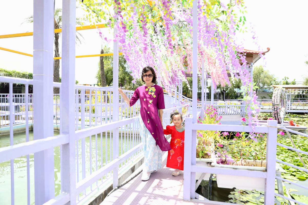 台南食記｜2023台南最新景點推薦！紫色水漾越南休閒村（原鱷魚王蓮花休閒村）道地越式料理 火鍋、烤肉，門票可兌換飲品或越南服飾租借