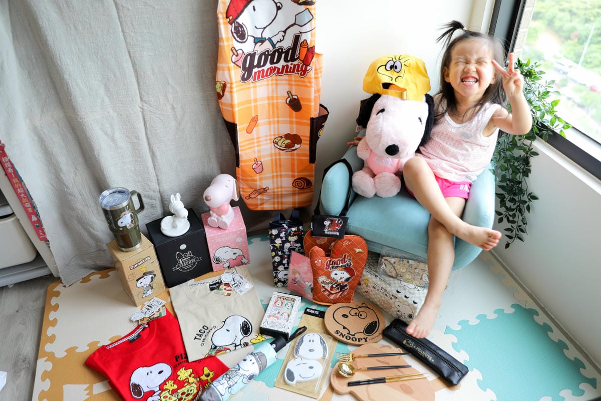 收藏｜PEANUTS 史努比SNOOPY周邊商品 限量公仔、衣服、帽子、折疊傘、餐盤等生活用品