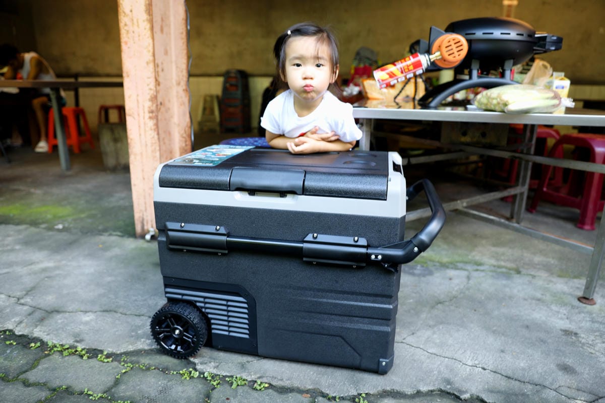 露營用品｜露營冰箱推薦！【HERAN禾聯家電】HPR-50AP01S 50L行動冰箱 雙槽獨立溫控，露營食材保鮮沒問題！